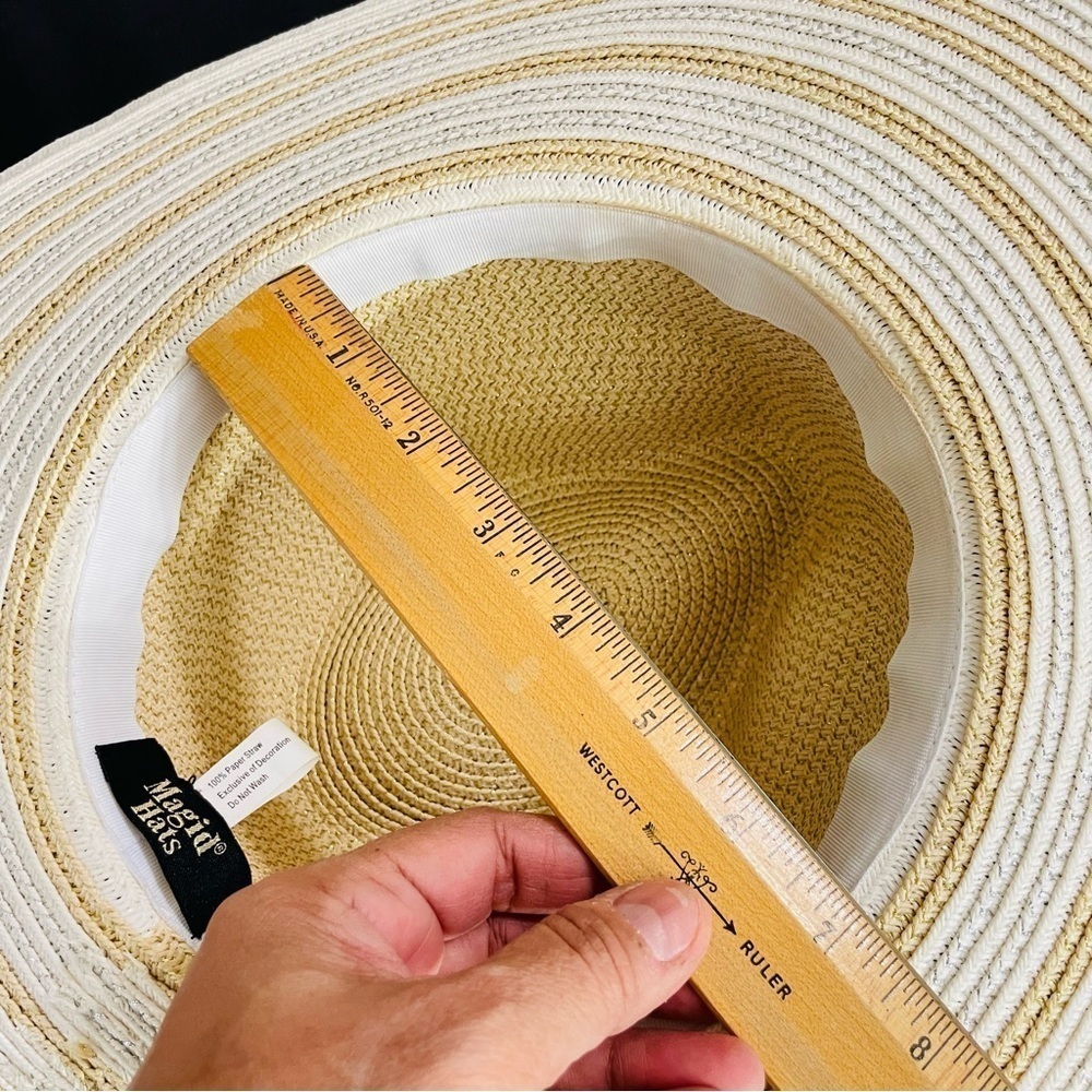 MAGID HATS Women's White
Striped sun hat ONE SIZE, Summer, Beach, picnic - Picture 10 of 13